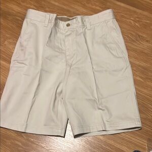 Izod khacki Flat Front Shorts Classic Style size 34